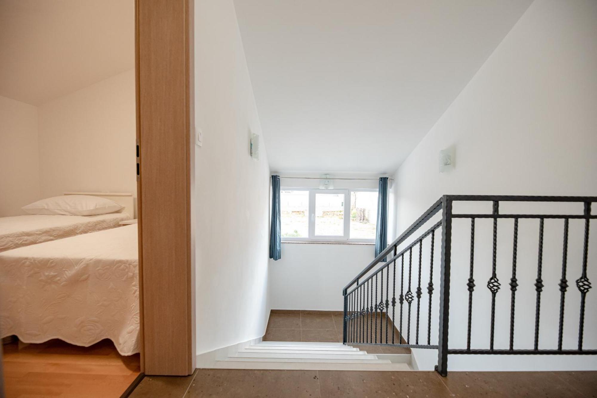 Olive Bridge Villa Maslenica Eksteriør billede