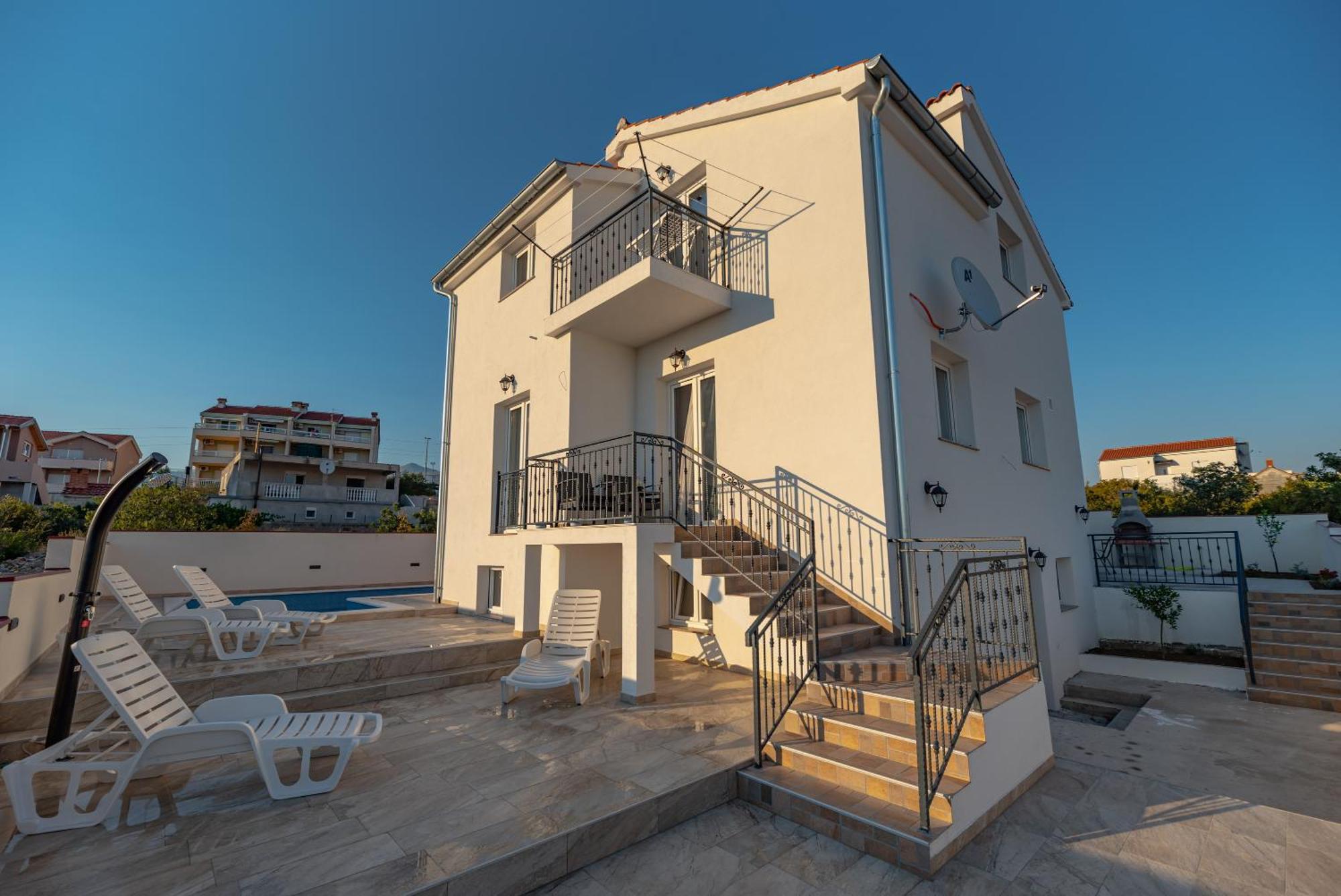 Olive Bridge Villa Maslenica Eksteriør billede